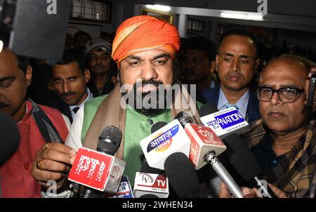 Patna, India. 9 febbraio 2024. PATNA, INDIA - 9 FEBBRAIO: il presidente del BJP del Bihar Samrat Choudhary parla con i media presso l'ufficio del BJP il 9 febbraio 2024 a Patna, India. (Foto di Santosh Kumar/Hindustan Times/Sipa USA) credito: SIPA USA/Alamy Live News Foto Stock