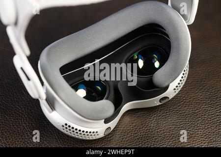 HCMC, VN - febbraio 2024. Apple Vision Pro per uso editoriale Foto Stock