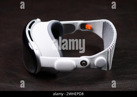 HCMC, VN - febbraio 2024. Apple Vision Pro per uso editoriale Foto Stock