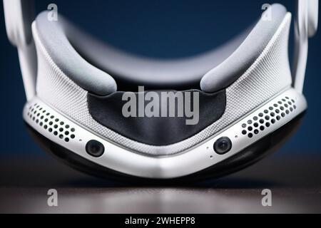 HCMC, VN - febbraio 2024. Apple Vision Pro per uso editoriale Foto Stock