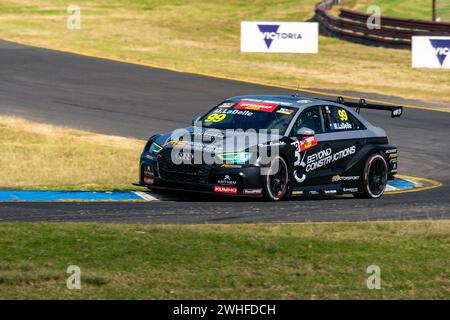 Sandown Park, Australia. 10 febbraio 2024. Marcus LaDelle (#99) naviga al turno 2 durante le qualificazioni per la serie Supercheap Auto TCR Australia sabato alla Shannon's Speed Series Race Sandown Credit: James Forrester/Alamy Live News Foto Stock