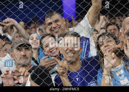 Avellaneda, Argentina, 9 febbraio 2024. Fan del Racing Club durante la partita tra Racing Club e San Lorenzo de Almagro. Crediti: Fabideciria/Alamy Live News Foto Stock