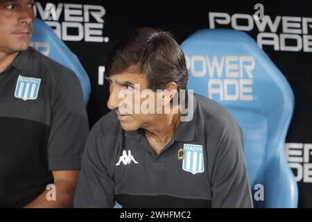 Avellaneda, Argentina, 9 febbraio 2024. Gustavo Costas durante la partita tra Racing Club e San Lorenzo de Almagro. Crediti: Fabideciria/Alamy Live News Foto Stock