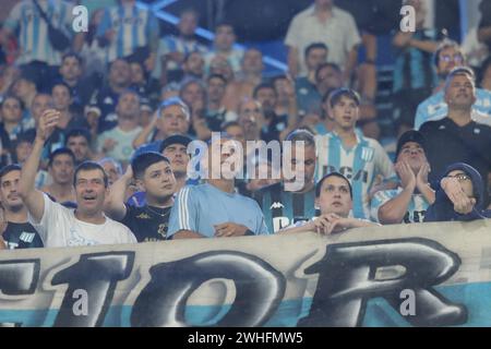 Avellaneda, Argentina, 9 febbraio 2024. Fan del Racing Club durante la partita tra Racing Club e San Lorenzo de Almagro. Crediti: Fabideciria/Alamy Live News Foto Stock