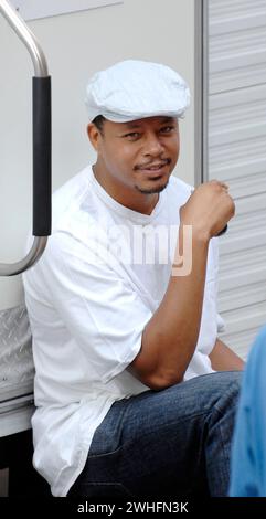 Manhattan, Stati Uniti d'America. 25 settembre 2007. SMG Terrence Howard Fighting 092607 02 COPERTURA ESCLUSIVA NEW YORK - 26 SETTEMBRE 2007: L'attore Terrence Howard sul set del suo nuovo film "Fighting", il 26 settembre 2007 a New York. People; Terrence Howard Credit: Storms Media Group/Alamy Live News Foto Stock