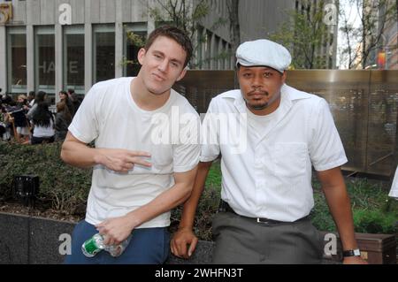 Manhattan, Stati Uniti d'America. 25 settembre 2007. SMG Howard Tatum 092607 07 COPERTURA ESCLUSIVA NEW YORK - 26 SETTEMBRE 2007: L'attore Channing Tatum e Terrence Howard sul set del loro nuovo film 'Fighting', il 26 settembre 2007 a New York. People; Channing Tatum e Terrence Howard Credit: Storms Media Group/Alamy Live News Foto Stock