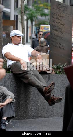 Manhattan, Stati Uniti d'America. 25 settembre 2007. SMG Terrence Howard Fighting 092607 17 COPERTURA ESCLUSIVA NEW YORK - 26 SETTEMBRE 2007: L'attore Terrence Howard sul set del suo nuovo film "Fighting", il 26 settembre 2007 a New York. People; Terrence Howard Credit: Storms Media Group/Alamy Live News Foto Stock