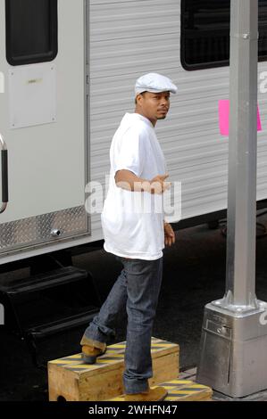 Manhattan, Stati Uniti d'America. 25 settembre 2007. SMG Terrence Howard Fighting 092607 07 COPERTURA ESCLUSIVA NEW YORK - 26 SETTEMBRE 2007: L'attore Terrence Howard sul set del suo nuovo film "Fighting", il 26 settembre 2007 a New York. People; Terrence Howard Credit: Storms Media Group/Alamy Live News Foto Stock