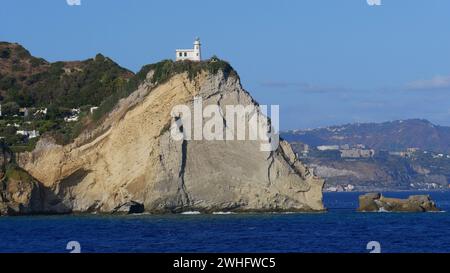 Faro di Capo Miseno nel Golfo di Napoli Foto Stock