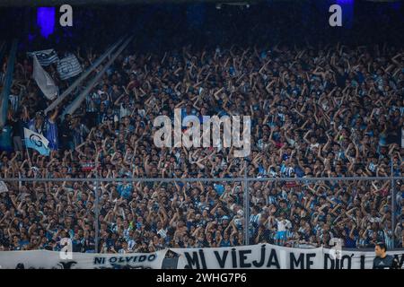 Buenos Aires, Argentina. 9 febbraio 2024. I tifosi del Racing Club si sono visti durante la partita tra Racing Club e San Lorenzo come parte di Fecha 4 - Copa de la Liga Argentina de Futbol 2024 all'Estadio Presidente Peron. (Punteggio finale: Racing Club 4 - 1 San Lorenzo) (foto di Roberto Tuero/SOPA Images/Sipa USA) credito: SIPA USA/Alamy Live News Foto Stock