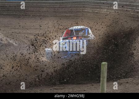 Grambek, Germania, 10 settembre 2022: Corse automobilistiche Autocross ADAC NAX-Club Moelln, speciale buggy da dietro sulla pista di gara spr Foto Stock