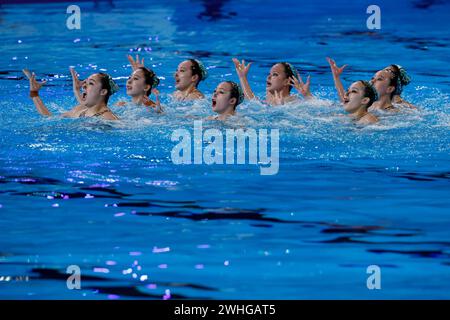 Doha, Qatar. 9 febbraio 2024. China team Group (CHN) Artistic Swimming : World Aquatics Championships Doha 2024 Team Free routine Final all'Aspire Dome di Doha, Qatar . Crediti: AFLO/Alamy Live News Foto Stock