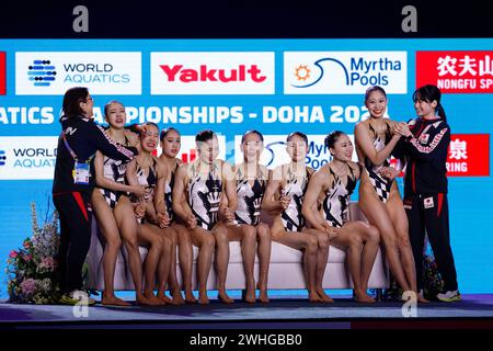 Doha, Qatar. 9 febbraio 2024. Japan team Group (JPN) Artistic Swimming : World Aquatics Championships Doha 2024 Team Free routine Final all'Aspire Dome di Doha, Qatar . Crediti: AFLO/Alamy Live News Foto Stock