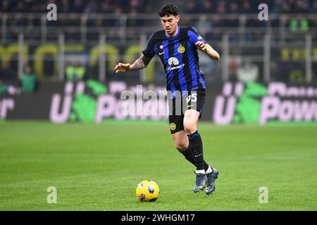 Alessandro bastoni (FC Internazionale) controlla la palla durante la partita di serie A tra FC internazione e Juventus, allo stadio San Siro, Foto Stock