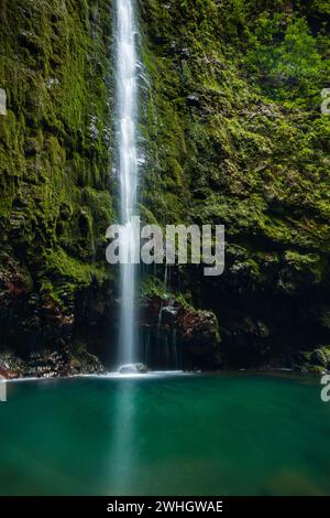 Cascata naturale Caldeirao Verde nell'isola di Madeira, Portogallo Foto Stock