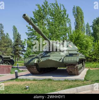 Carro armato pesante sovietico T-10M. Mostra a N.Novgorod, Russia. Elettrodomestici in buone condizioni, espositore Foto Stock