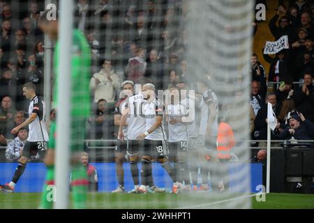 Craven Cottage, Fulham, Londra, Regno Unito. 10 febbraio 2024. Premier League Football, Fulham contro Bournemouth; Bobby Decordova-Reid del Fulham festeggia il suo gol al 5° minuto per 1-0. Credito: Action Plus Sports/Alamy Live News Foto Stock