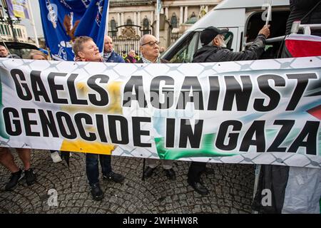 Belfast, Regno Unito. 10 febbraio 2024. Gaels Against Genocide è un'organizzazione di base composta da persone appartenenti a club della GAA (Gaelic Athletic Association), organizzazioni di lingua irlandese e organizzazioni culturali di Belfast che si sono riunite per cercare di organizzare una sorta di azione che invierebbe un messaggio di solidarietà a tutti i palestinesi, in particolare a quelli di Gaza. Credito: Bonzo/Alamy News Foto Stock