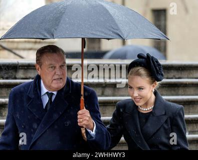 Torino, Italia. 10 febbraio 2024. Il Principe Carlo e la Principessa Camilla di Borbone delle due Sicilie arrivano al Duomo di Torino, il 10 febbraio 2024, per assistere alla cerimonia funebre di S a Principe Vittorio Emanuele di Savoia (12-2-1937 – 3-2-2024), l'ultimo Principe ereditario d'Italia crediti: Albert Nieboer/Paesi Bassi OUT/Point de Vue OUT/dpa/Alamy Live News crediti: alleanza immagine dpa/Alamy Live News Foto Stock