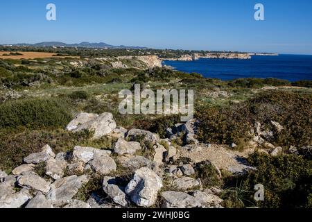 Punta des Baus rimane dell'insediamento talayotico Foto Stock