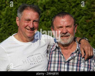 La leggenda della pallamano della RDT Wieland Schmidt e Ernst Gerlach incontrano gli ex giocatori del Magdeburg il 6/09/2023 Foto Stock