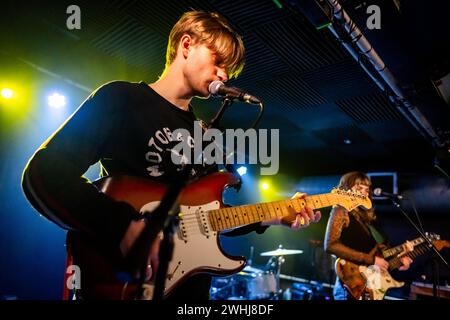 Edimburgo, Scozia. Mar 6 febbraio 2024. La band di chitarra di Edimburgo/Glasgow Isabella Strange sul palco della Mash House come gruppo di apertura dei Bikini Body. Foto Stock