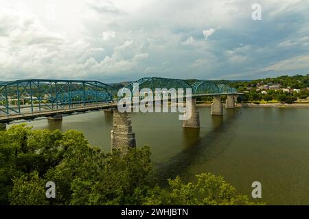 Ponte di Walnut Street a Chattanooga che attraversa il fiume Tennessee Foto Stock