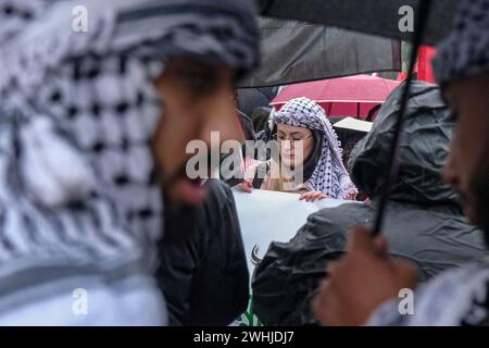 Roma, Italia. 10 febbraio 2024. Foto Mauro Scrobogna/LaPresse10-02-2024 Roma, Italia - Cronaca - Manifestazione della comunit&#xe0; palestinese in Italia - nella foto: momenti della manifestazione a sostegno della causa palestinese e della guerra contro lo stato di Israele a Gaza 10 febbraio 2024 Roma, Italia - News - dimostrazione della comunità palestinese in Italia - nella foto: momenti della manifestazione a sostegno della causa palestinese e della guerra contro lo Stato di Israele a Gaza credito: LaPresse/Alamy Live News Foto Stock