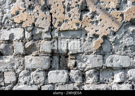 Schema muro danneggiato dall'esplosione della casa in Ucraina Foto Stock