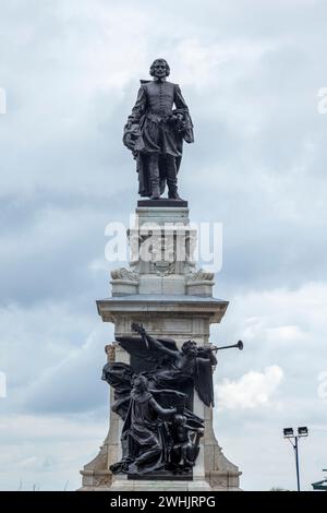 Dettagli della statua di Samuel de Champlain come "il padre della nuova Francia" era un navigatore francese, cartografo, disegnatore, soldato, esploratore, etnologo, d Foto Stock