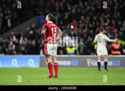 10 febbraio 2024; Twickenham Stadium, Londra, Inghilterra: Six Nations International Rugby England vs Wales; George North of Wales dopo aver perso la partita 16-14 Foto Stock