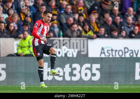 Wolverhampton, Regno Unito. 10 febbraio 2024. Durante la partita di Premier League tra Wolverhampton Wanderers e Brentford a Molineux, Wolverhampton, Inghilterra, il 10 febbraio 2024. Foto di Stuart Leggett. Solo per uso editoriale, licenza richiesta per uso commerciale. Non utilizzare in scommesse, giochi o pubblicazioni di singoli club/campionato/giocatori. Crediti: UK Sports Pics Ltd/Alamy Live News Foto Stock