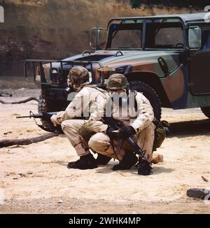 Soldati in addestramento con fucili automatici; U.S. Army; Pennsylvania National Guard; Fort Indiantown Gap; Pennsylvania; STATI UNITI Foto Stock