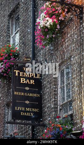 Il famoso Temple Bar beer Garden di Dublino, Irlanda Foto Stock