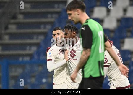 Reggio Emilia, Italia. 10 febbraio 2024. Foto massimo Paolone/LaPresse 10 febbraio 2024 - Reggio Emilia, Italia - sport, calcio - Sassuolo vs Torino - Campionato italiano di calcio serie A TIM 2023/2024 - Stadio Mapei Cittˆ del Tricolore. Nella foto: Duvan Zapata goal 10 febbraio 2024 Reggio Emilia, Italia - sport, calcio - Sassuolo vs Torino - Campionato Italiano di calcio di serie A 2023/2024 - Stadio Mapei. Nella foto: Duvan Zapata spartito crediti: LaPresse/Alamy Live News Foto Stock