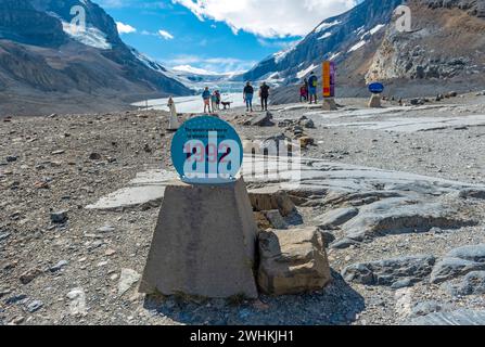 Il ghiacciaio Athabasca si ritira tra il 1992 e il 2023 a causa dei cambiamenti climatici, il parco nazionale Jasper e Banff, Icefields parkway, Canada. Foto Stock