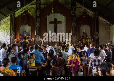 Celebrazione dei matrimoni della comunità a Lancetillo Foto Stock