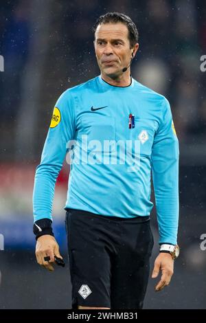 Almelo, Paesi Bassi. 10 febbraio 2024. ALMELO, Stadium Erve Asito, 10-02-2024, stagione 2023/2024, l'arbitro di calcio olandese Eredivisie Bas Nijhuis durante la partita Heracles - Vitesse punteggio finale 3-2 crediti: Pro tiri/Alamy Live News Foto Stock