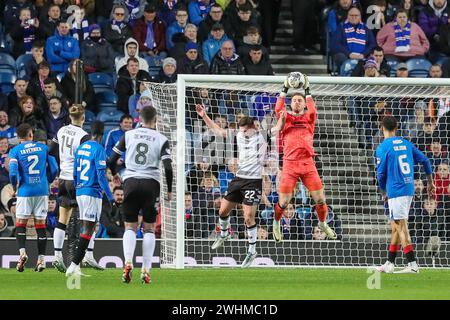 Glasgow, Regno Unito. 10 febbraio 2024. I Rangers affrontano l'Ayr United nel quinto round della Scottish gas Men's Scottish Cup all'Ibrox Stadium di Glasgow, Scozia, Regno Unito. L'Ibrox Stadium è lo stadio di casa dei Rangers. I Rangers giocano nella Premier Division del calcio scozzese e l'Ayr United è nella seconda divisione della SPFL. Crediti: Findlay/Alamy Live News Foto Stock