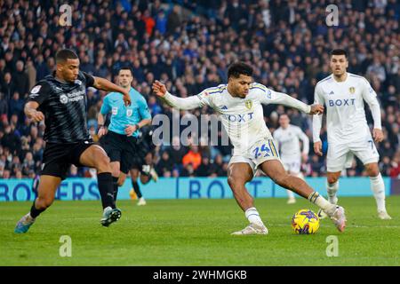 Leeds, Regno Unito. 10 febbraio 2024. Georginio Rutter #24 del Leeds United è in azione durante lo Sky Bet Championship match tra Leeds United e Rotherham United a Elland Road a Leeds, Inghilterra, il 10 febbraio 2024. (Foto di Mike Morese/mi News/NurPhoto) credito: NurPhoto SRL/Alamy Live News Foto Stock