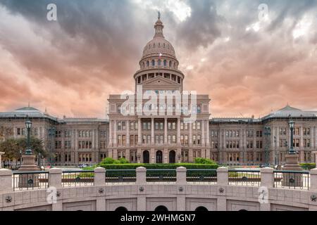 Il palazzo del governo del Texas al tramonto ad Austin, Texas, Stati Uniti. Foto Stock