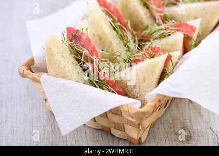 Microgreens germogli sandwich-alimenti sani Foto Stock