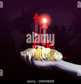 Simbolismo della crescita finanziaria o del successo. Una mano che regge una pila di monete dorate con una freccia rossa rivolta verso l'alto contro il dorso Foto Stock