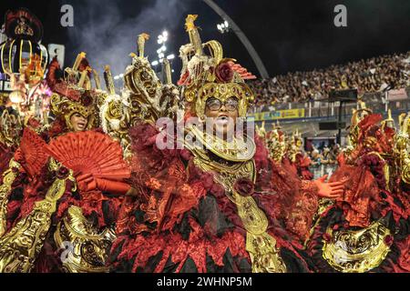 Carnaval SP Turis 2024 - Vai - Vai SAO PAULO SP, 02/10/2023 - SP Turis Carnevale /Parata delle scuole del gruppo speciale - Vai - Vai, in una sfilata di sabato sera, al Sambodromo di Anhembi, San Paolo 10. IMAGO / Jefferson Aguiar Sao Paulo Brasil Copyright: XJeffersonxAguiarx Foto Stock