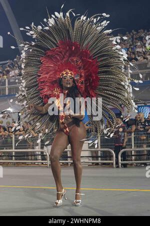 Carnaval SP Turis 2024 - Tom maior SAO PAULO SP, 02/11/2023 - Carnival SP Turis /Parata delle scuole del gruppo speciale - Tom Maior, in una sfilata questo sabato sera, al Sambodromo di Anhembi, Sao Paulo 11. IMAGO / Jefferson Aguiar Sao Paulo Brasil Copyright: XJeffersonxAguiarx Foto Stock