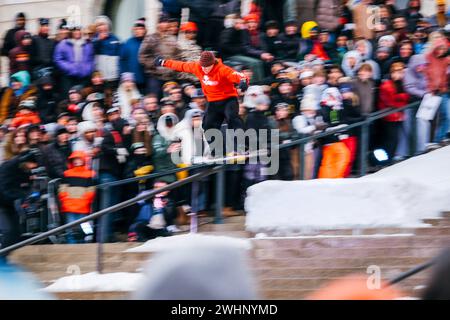 Minneapolis, Minnesota, Stati Uniti. 10 febbraio 2024. AUSTIN VISINTANIER (USA) al Red Bull Heavy Metal sui gradini del Minnesota State Capitol Building a St Paul, Minnesota il 10 febbraio 2024. (Immagine di credito: © Steven Garcia/ZUMA Press Wire) SOLO PER USO EDITORIALE! Non per USO commerciale! Foto Stock