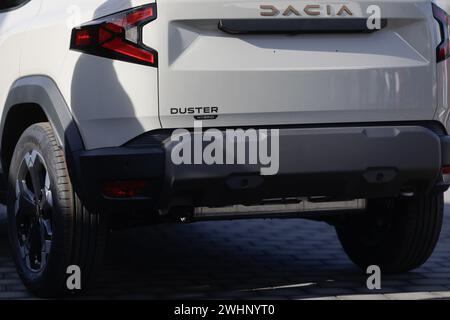 Mioveni, Romania - 7 febbraio 2024: Interni del nuovo modello Dacia Duster 2024. Foto Stock