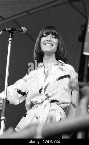 La cantante pop soul britannica Kiki Dee si esibisce al concerto del Queen Hyde Park 18/9/1976 Foto Stock