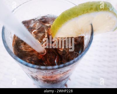 Cuba Libre, un cocktail i a Bar Foto Stock