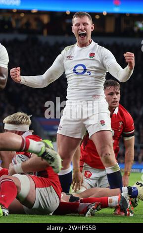 Londra, Regno Unito. 1 febbraio 2018. L'inglese Fraser Dingwall (Northampton Saints) celebra la meta inglese di Ben Earl (Saracens) durante la Guiness 6 Nations Rugby match tra Inghilterra e Galles allo stadio Twickenham di Londra l'11 febbraio 2024 Credit: Action foto Sport/Alamy Live News Foto Stock